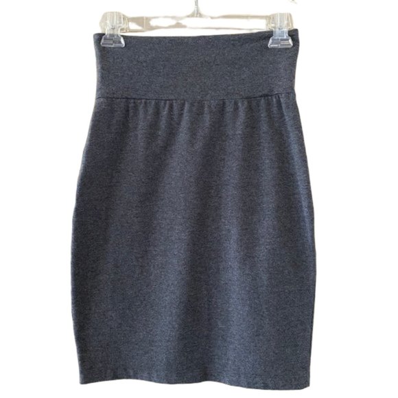 FOREVER 21 Gray Stretch Knit Pencil Skirt - Picture 2 of 3